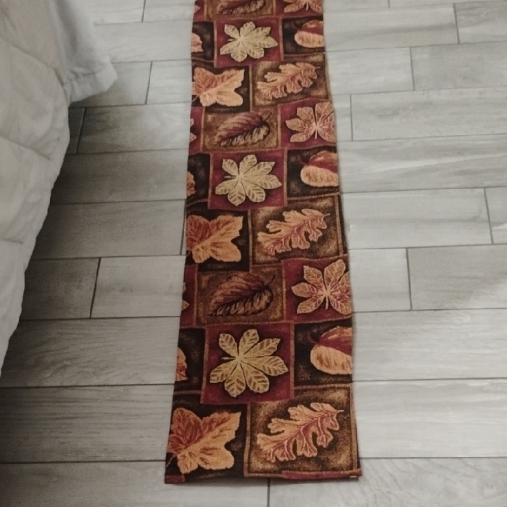 Autumn Leaf Pattern Runner Rug - Picture 2 of 3